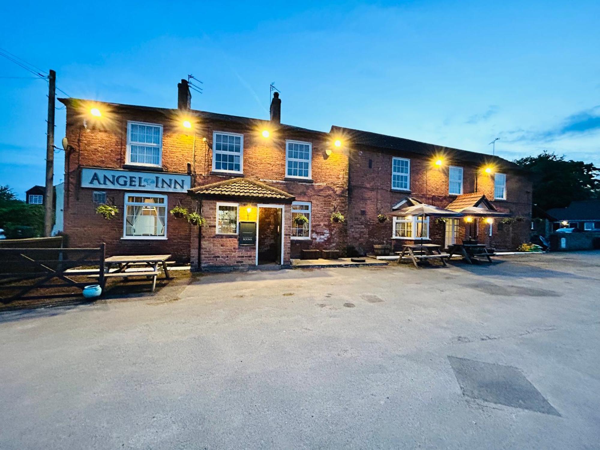 Angel Inn Misson Luaran gambar