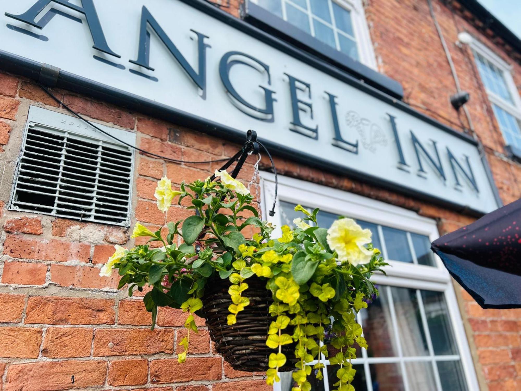Angel Inn Misson Luaran gambar